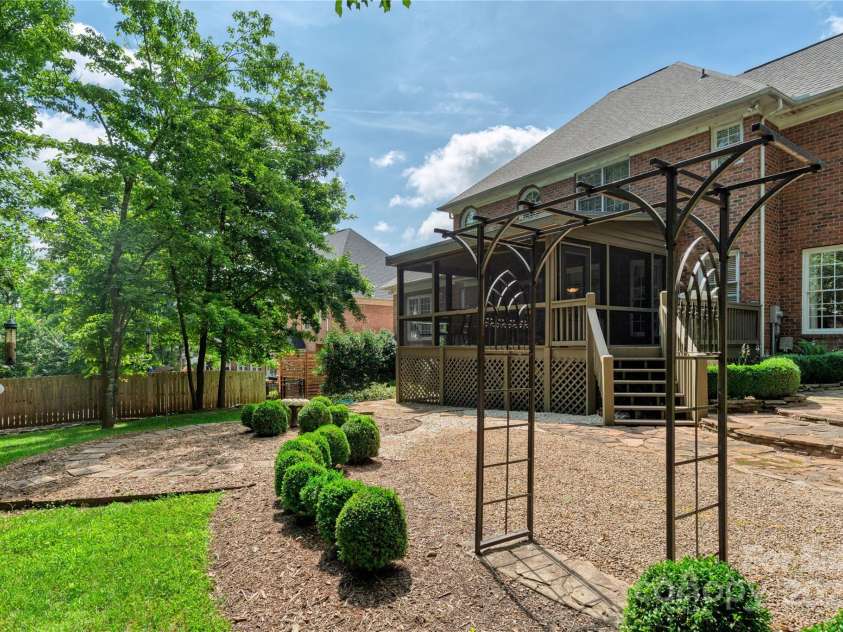 10405 Lady Grace Lane, Charlotte, NC 28270.  MLS# CAR4273475, YatesRealty ID 25913. 