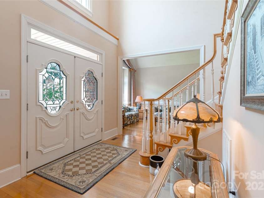 10405 Lady Grace Lane, Charlotte, NC 28270.  MLS# CAR4273475, YatesRealty ID 25913. ENTRY HALL