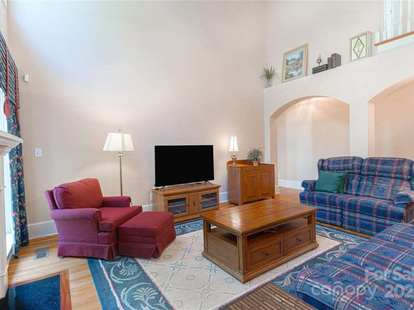 10405 Lady Grace Lane, Charlotte, NC 28270.  MLS# CAR4273475, YatesRealty ID 25913. GREAT ROOM/DEN