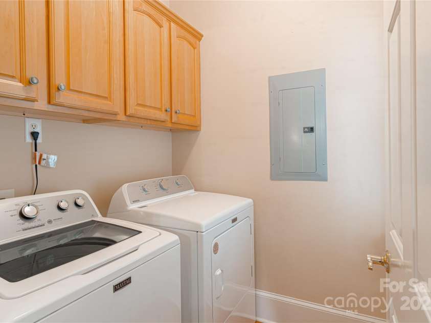 10405 Lady Grace Lane, Charlotte, NC 28270.  MLS# CAR4273475, YatesRealty ID 25913. LAUNDRY ROOM