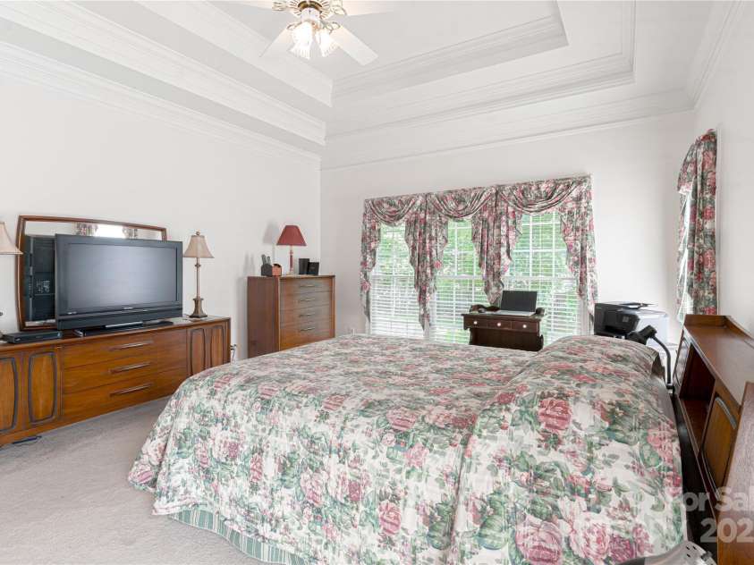 10405 Lady Grace Lane, Charlotte, NC 28270.  MLS# CAR4273475, YatesRealty ID 25913. PRIMARY BEDROOM