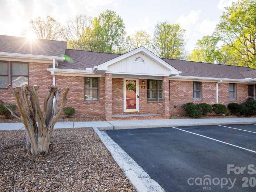 3154 Devonshire Drive, Rock Hill, SC 29732.  MLS# CAR4358049, YatesRealty ID 25913. 