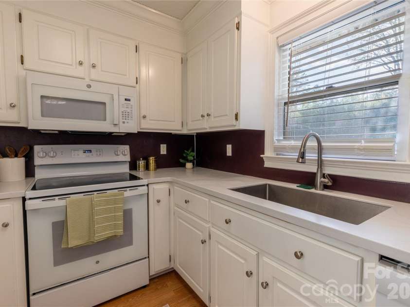 3154 Devonshire Drive, Rock Hill, SC 29732.  MLS# CAR4358049, YatesRealty ID 25913. 
