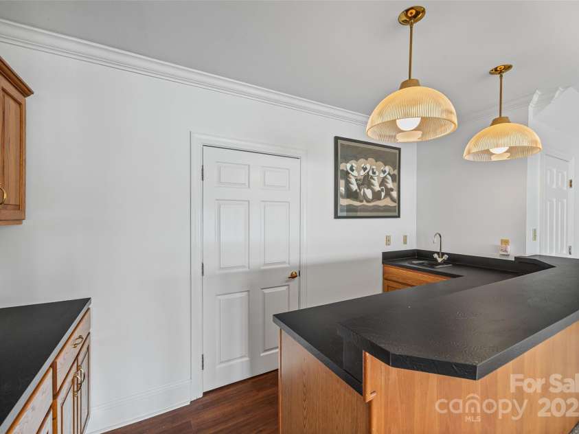 16108 Woolwine Road, Charlotte, NC 28278.  MLS# CAR4255074, YatesRealty ID 25914. 