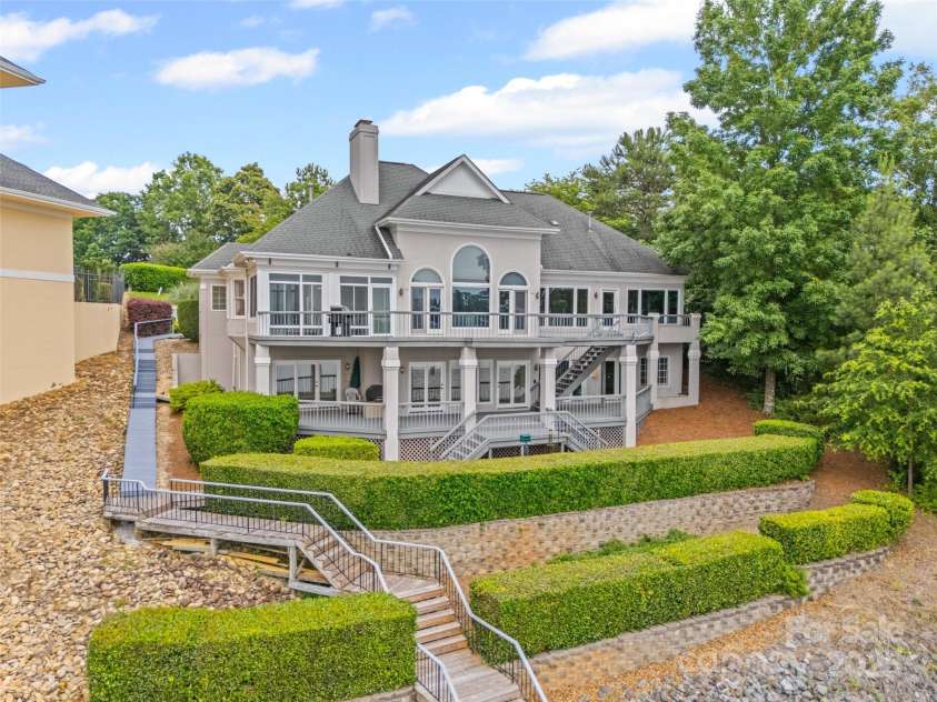 16108 Woolwine Road, Charlotte, NC 28278.  MLS# CAR4255074, YatesRealty ID 25914. 