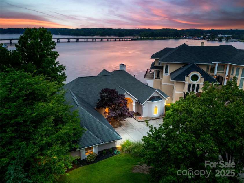 16108 Woolwine Road, Charlotte, NC 28278.  MLS# CAR4255074, YatesRealty ID 25914. 