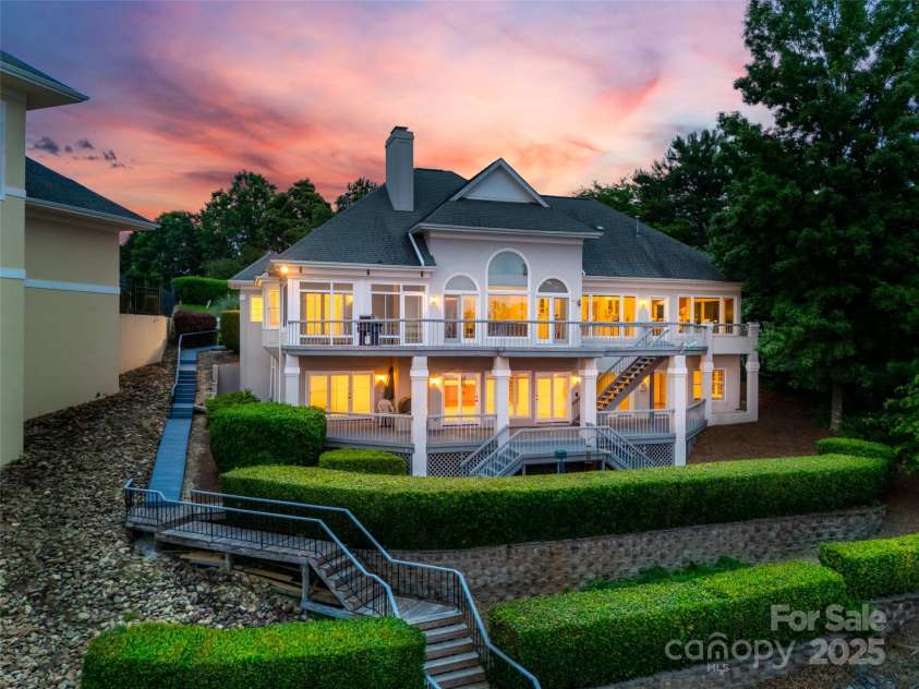 16108 Woolwine Road, Charlotte, NC 28278.  MLS# CAR4255074, YatesRealty ID 25914. 
