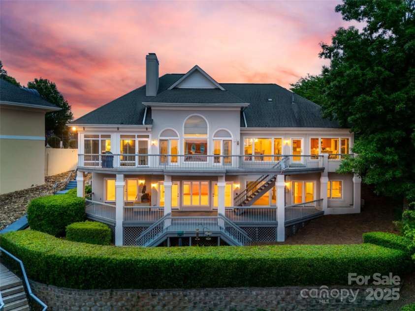 16108 Woolwine Road, Charlotte, NC 28278.  MLS# CAR4255074, YatesRealty ID 25914. 