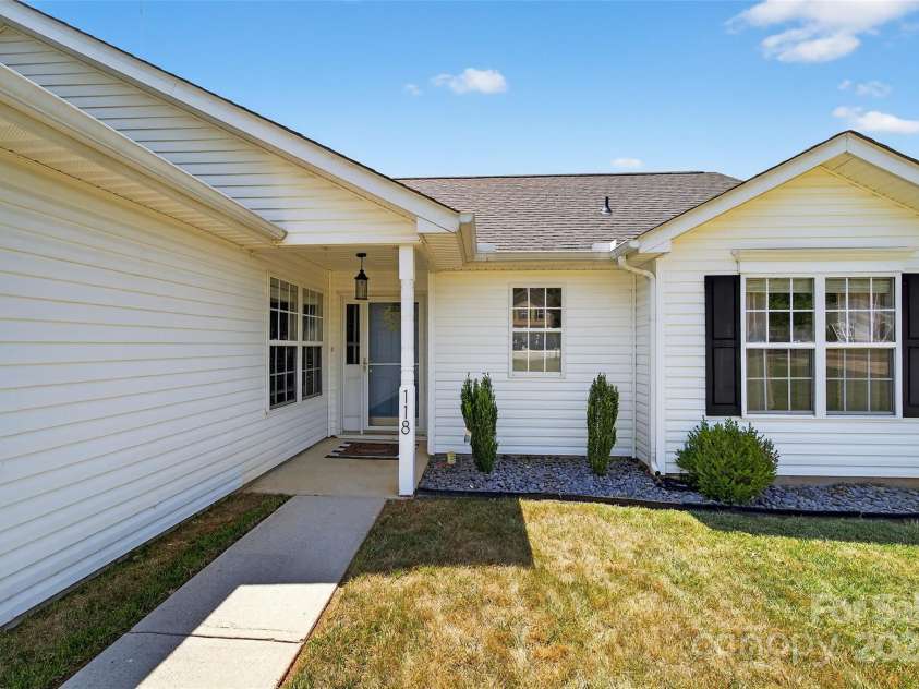 118 Milroy Lane, Mooresville, NC 28115.  MLS# CAR4280096, YatesRealty ID 25915. 