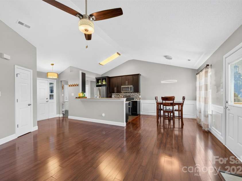 118 Milroy Lane, Mooresville, NC 28115.  MLS# CAR4280096, YatesRealty ID 25915. 