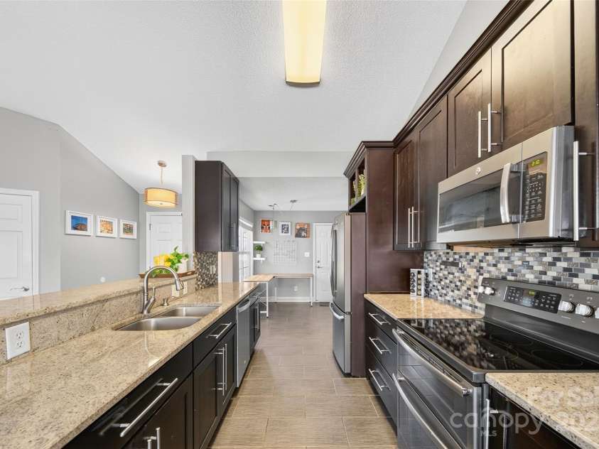 118 Milroy Lane, Mooresville, NC 28115.  MLS# CAR4280096, YatesRealty ID 25915. 