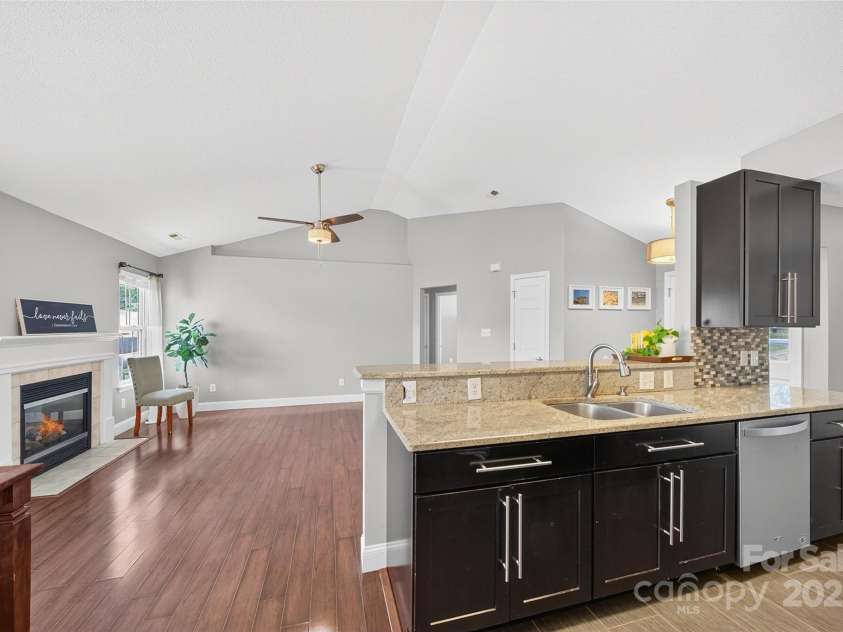 118 Milroy Lane, Mooresville, NC 28115.  MLS# CAR4280096, YatesRealty ID 25915. 