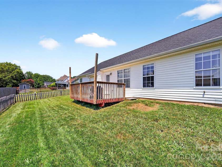 118 Milroy Lane, Mooresville, NC 28115.  MLS# CAR4280096, YatesRealty ID 25915. 