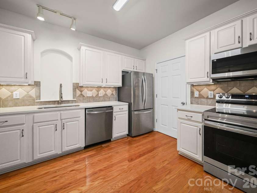 14957 Santa Lucia Drive, Charlotte, NC 28277.  MLS# CAR4386787, YatesRealty ID 25917. 