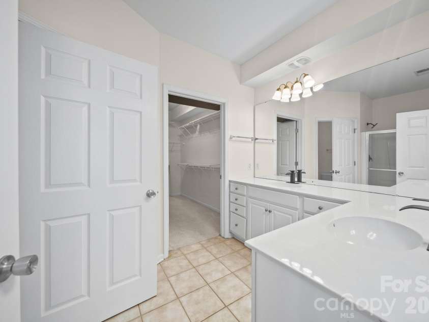 14957 Santa Lucia Drive, Charlotte, NC 28277.  MLS# CAR4386787, YatesRealty ID 25917. 