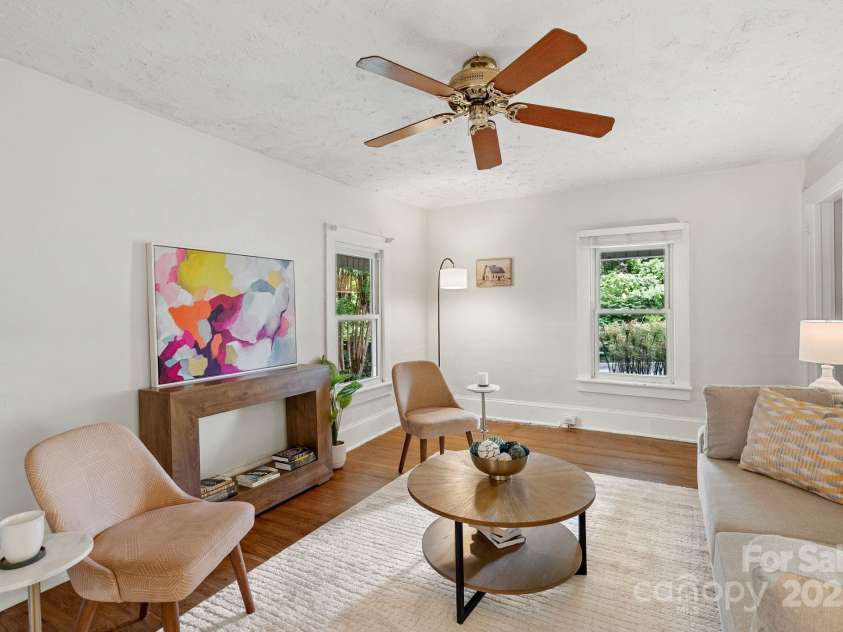 113 4th Street, Black Mountain, NC 28711.  MLS# CAR4267017, YatesRealty ID 25918. 