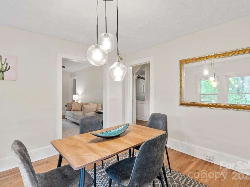 113 4th Street, Black Mountain, NC 28711.  MLS# CAR4267017, YatesRealty ID 25918. 