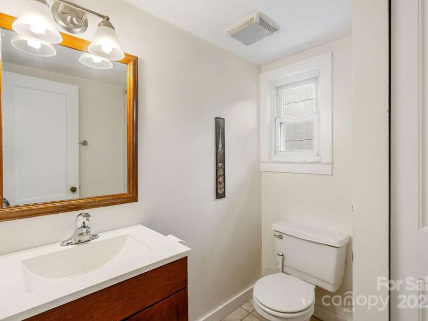 113 4th Street, Black Mountain, NC 28711.  MLS# CAR4267017, YatesRealty ID 25918. 