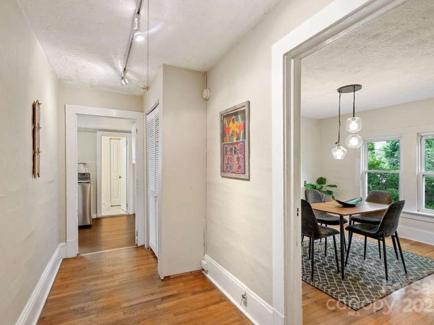 113 4th Street, Black Mountain, NC 28711.  MLS# CAR4267017, YatesRealty ID 25918. 