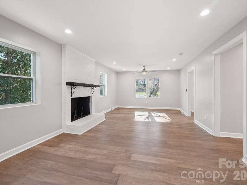 1216 Old Farm Road, Charlotte, NC 28226.  MLS# CAR4344742, YatesRealty ID 25919. 