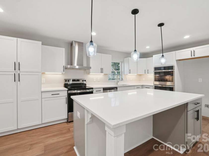 1216 Old Farm Road, Charlotte, NC 28226.  MLS# CAR4344742, YatesRealty ID 25919. 