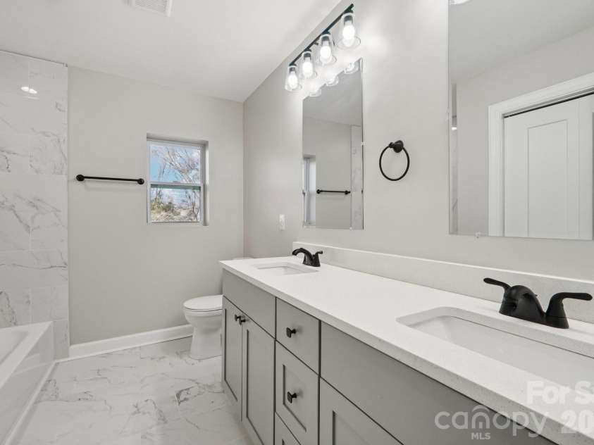 1216 Old Farm Road, Charlotte, NC 28226.  MLS# CAR4344742, YatesRealty ID 25919. 