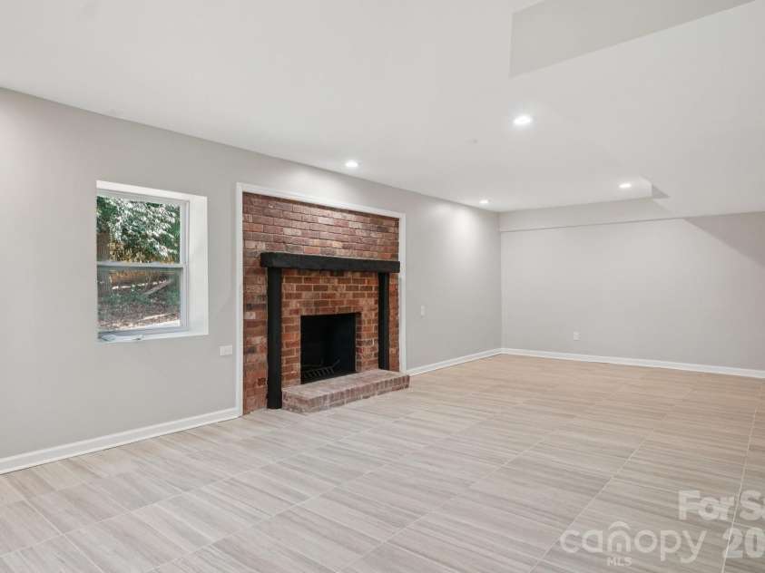 1216 Old Farm Road, Charlotte, NC 28226.  MLS# CAR4344742, YatesRealty ID 25919. 