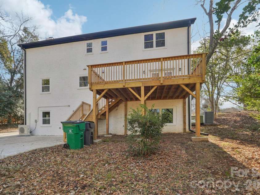 1216 Old Farm Road, Charlotte, NC 28226.  MLS# CAR4344742, YatesRealty ID 25919. 