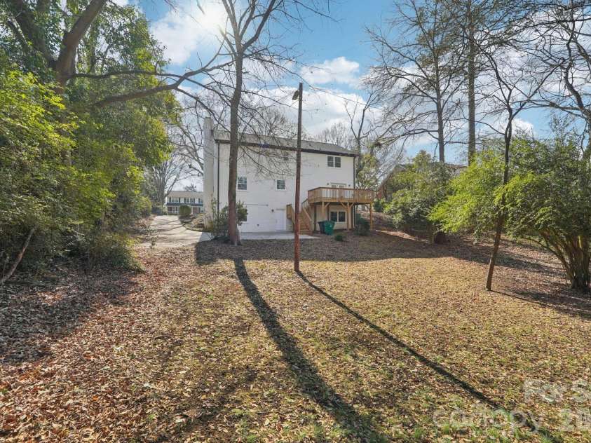 1216 Old Farm Road, Charlotte, NC 28226.  MLS# CAR4344742, YatesRealty ID 25919. Flat back yard!