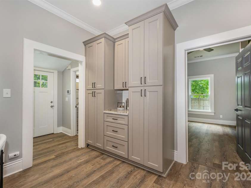 201 Valley Street, Stanley, NC 28164.  MLS# CAR4272751, YatesRealty ID 25919. Built-in coffee station