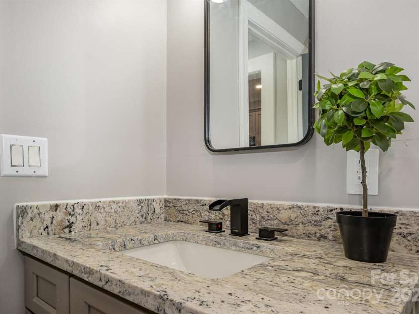 201 Valley Street, Stanley, NC 28164.  MLS# CAR4272751, YatesRealty ID 25919. Granite countertop