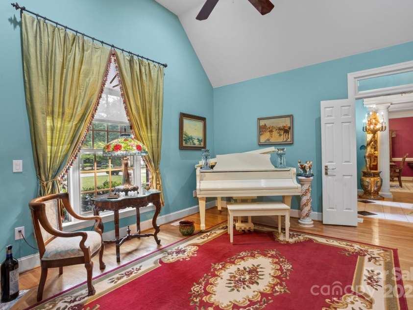 115 Glenview Drive, Salisbury, NC 28147.  MLS# CAR4301352, YatesRealty ID 2592. 