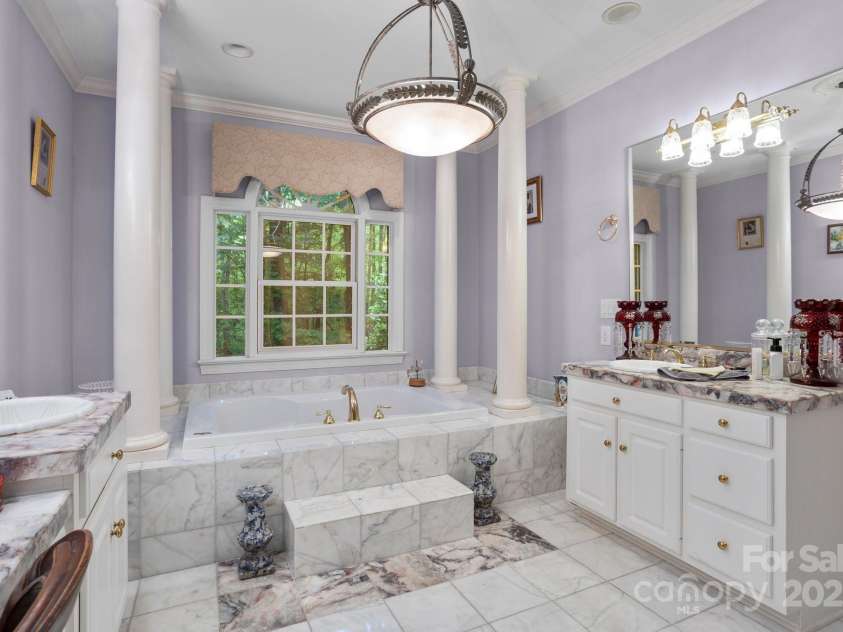 115 Glenview Drive, Salisbury, NC 28147.  MLS# CAR4301352, YatesRealty ID 2592. 