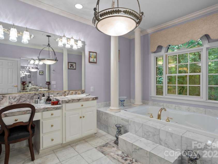 115 Glenview Drive, Salisbury, NC 28147.  MLS# CAR4301352, YatesRealty ID 2592. 