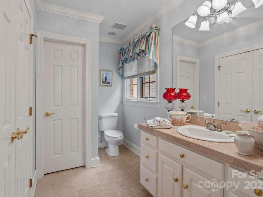 115 Glenview Drive, Salisbury, NC 28147.  MLS# CAR4301352, YatesRealty ID 2592. 