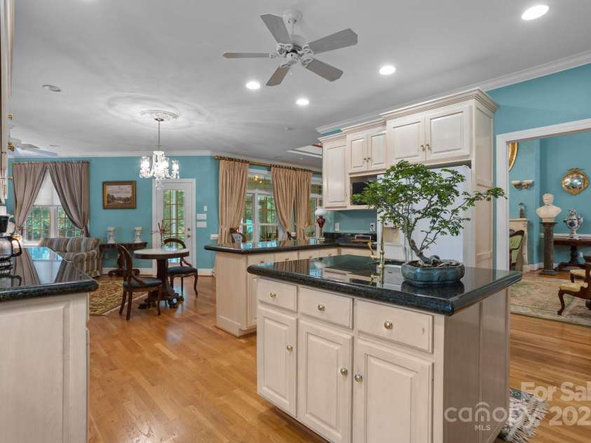 115 Glenview Drive, Salisbury, NC 28147.  MLS# CAR4301352, YatesRealty ID 2592. 