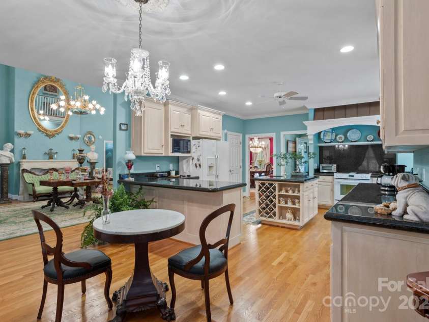 115 Glenview Drive, Salisbury, NC 28147.  MLS# CAR4301352, YatesRealty ID 2592. 
