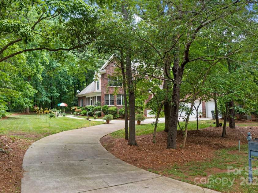 115 Glenview Drive, Salisbury, NC 28147.  MLS# CAR4301352, YatesRealty ID 2592. 