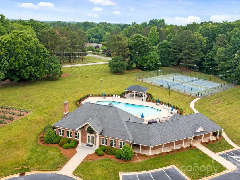 115 Glenview Drive, Salisbury, NC 28147.  MLS# CAR4301352, YatesRealty ID 2592. 
