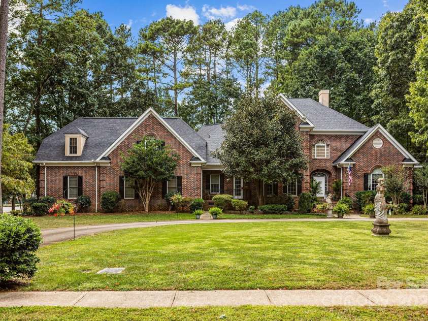 115 Glenview Drive, Salisbury, NC 28147.  MLS# CAR4301352, YatesRealty ID 2592. 
