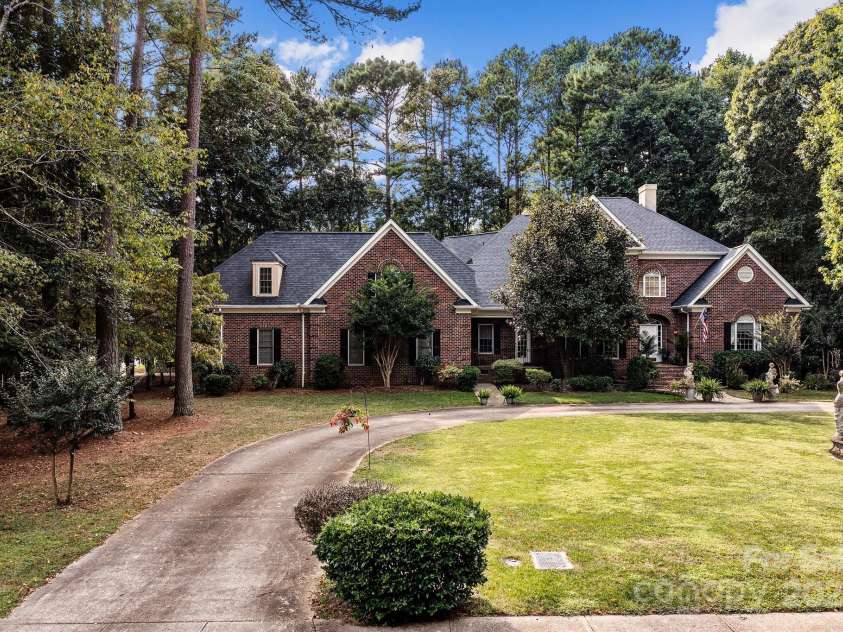 115 Glenview Drive, Salisbury, NC 28147.  MLS# CAR4301352, YatesRealty ID 2592. 