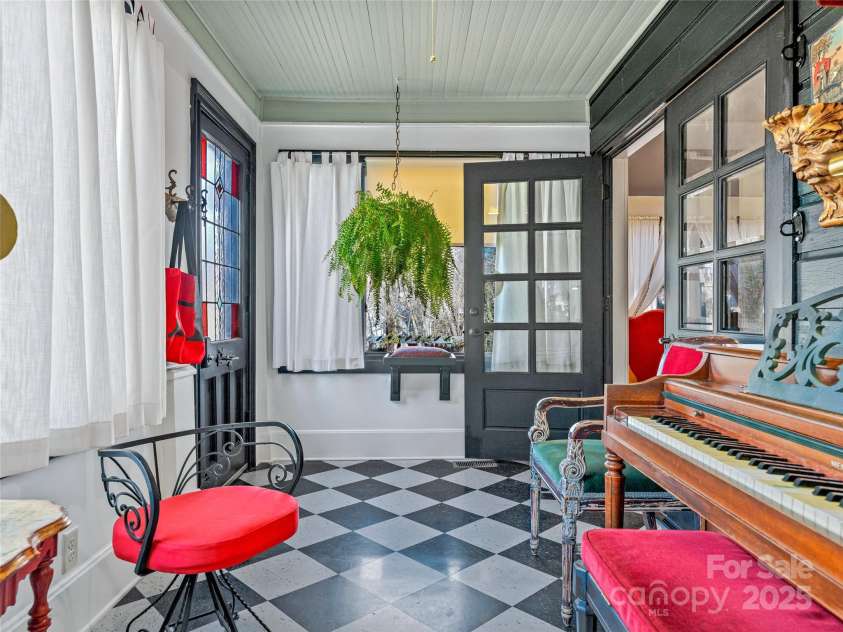 12 Irving Street, Asheville, NC 28804.  MLS# CAR4209177, YatesRealty ID 2592. 