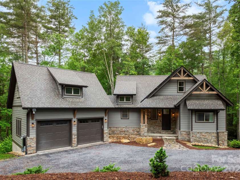 68 Huckleberry Ridge Lane, Zirconia, NC 28790.  MLS# CAR4265431, YatesRealty ID 2592. 