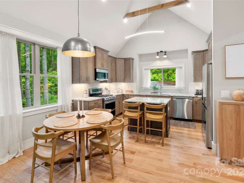 68 Huckleberry Ridge Lane, Zirconia, NC 28790.  MLS# CAR4265431, YatesRealty ID 2592. 