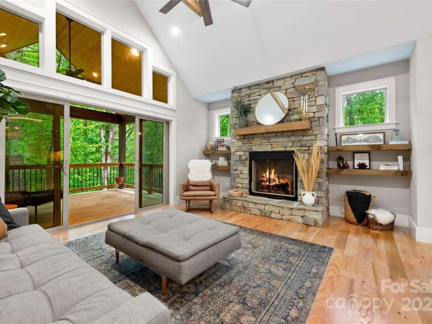 68 Huckleberry Ridge Lane, Zirconia, NC 28790.  MLS# CAR4265431, YatesRealty ID 2592. 