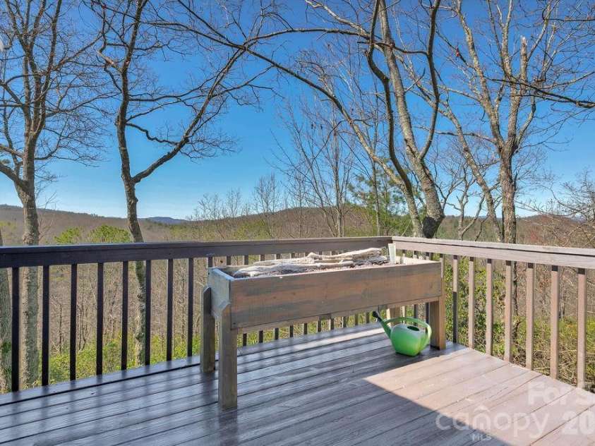 123 Adohi Court, Brevard, NC 28712.  MLS# CAR4376409, YatesRealty ID 25920. 