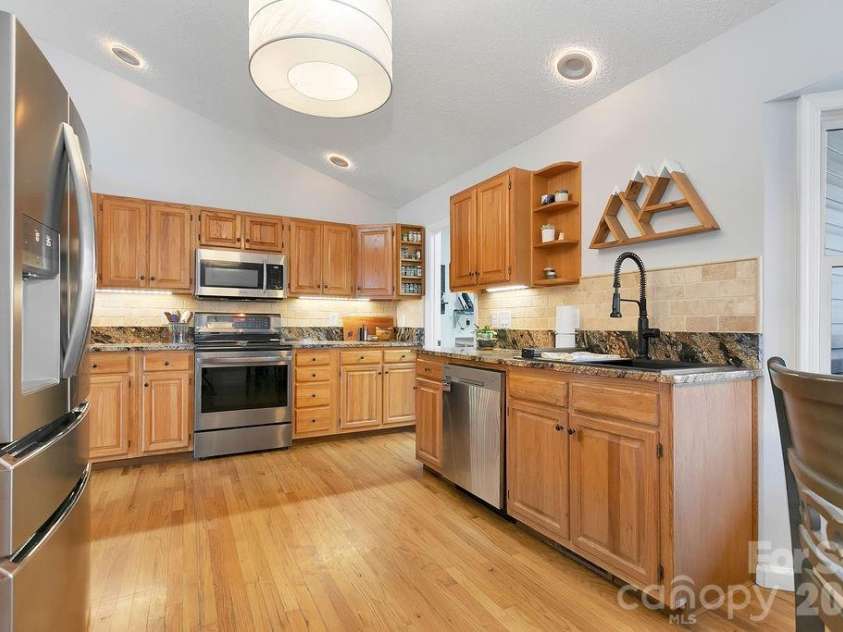 123 Adohi Court, Brevard, NC 28712.  MLS# CAR4376409, YatesRealty ID 25920. 