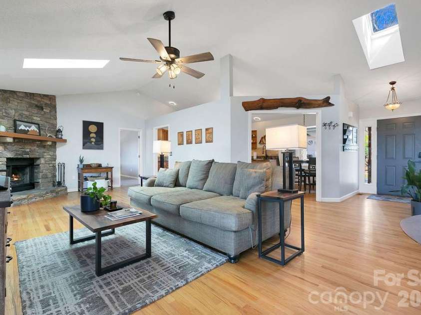 123 Adohi Court, Brevard, NC 28712.  MLS# CAR4376409, YatesRealty ID 25920. 