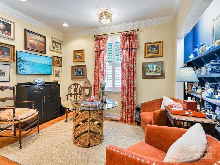 43 Towne Place Drive, Hendersonville, NC 28792.  MLS# CAR4276798, YatesRealty ID 25921. Breakfast room with TV area and coffee area