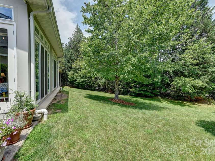 43 Towne Place Drive, Hendersonville, NC 28792.  MLS# CAR4276798, YatesRealty ID 25921. Private back yard